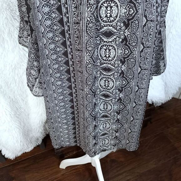 CITY TRIANGLES BLACK & WHITE OFF-THE-SHOULDER BELL SLEEVE DRESS SZ.L EUC - Picture 4 of 10